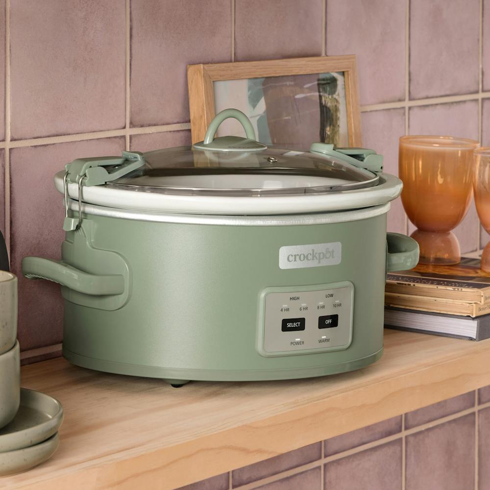 crock-pot-programmable-design-series-6-quart-cook-and-carry-slow-cooker-moonshine-y9 35da96db-7241-3d5a-8296-0e309727e190.jpg